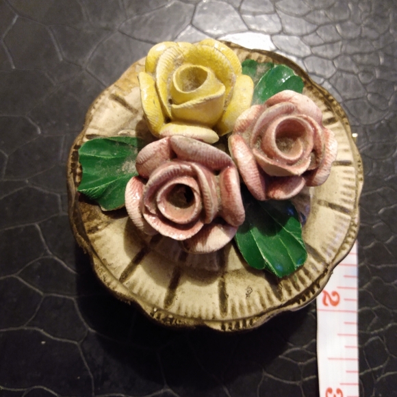 Small Ceramic trinket box - Picture 3 of 4